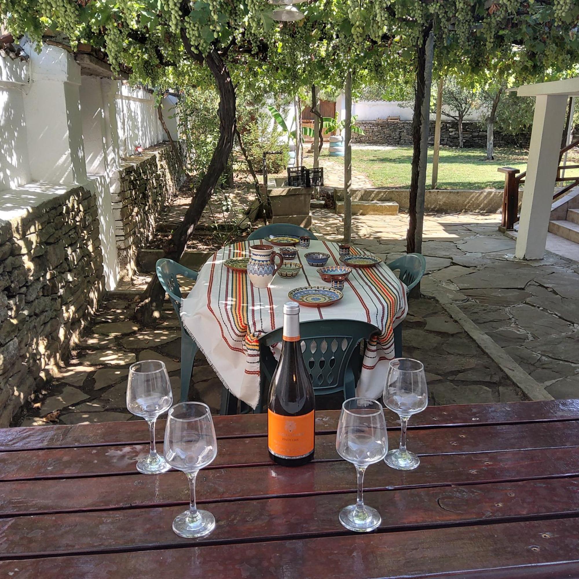 House Sleeps 6-Garden-Freeparking-Bbq-Patio-Petsok Βίλα Ognen Εξωτερικό φωτογραφία