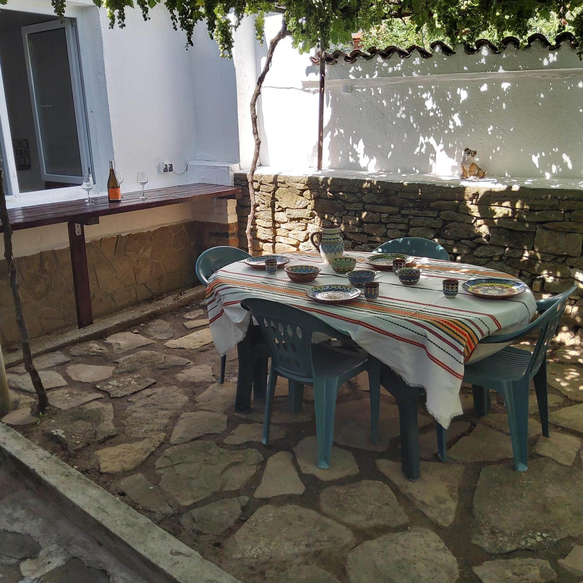 House Sleeps 6-Garden-Freeparking-Bbq-Patio-Petsok Βίλα Ognen Εξωτερικό φωτογραφία