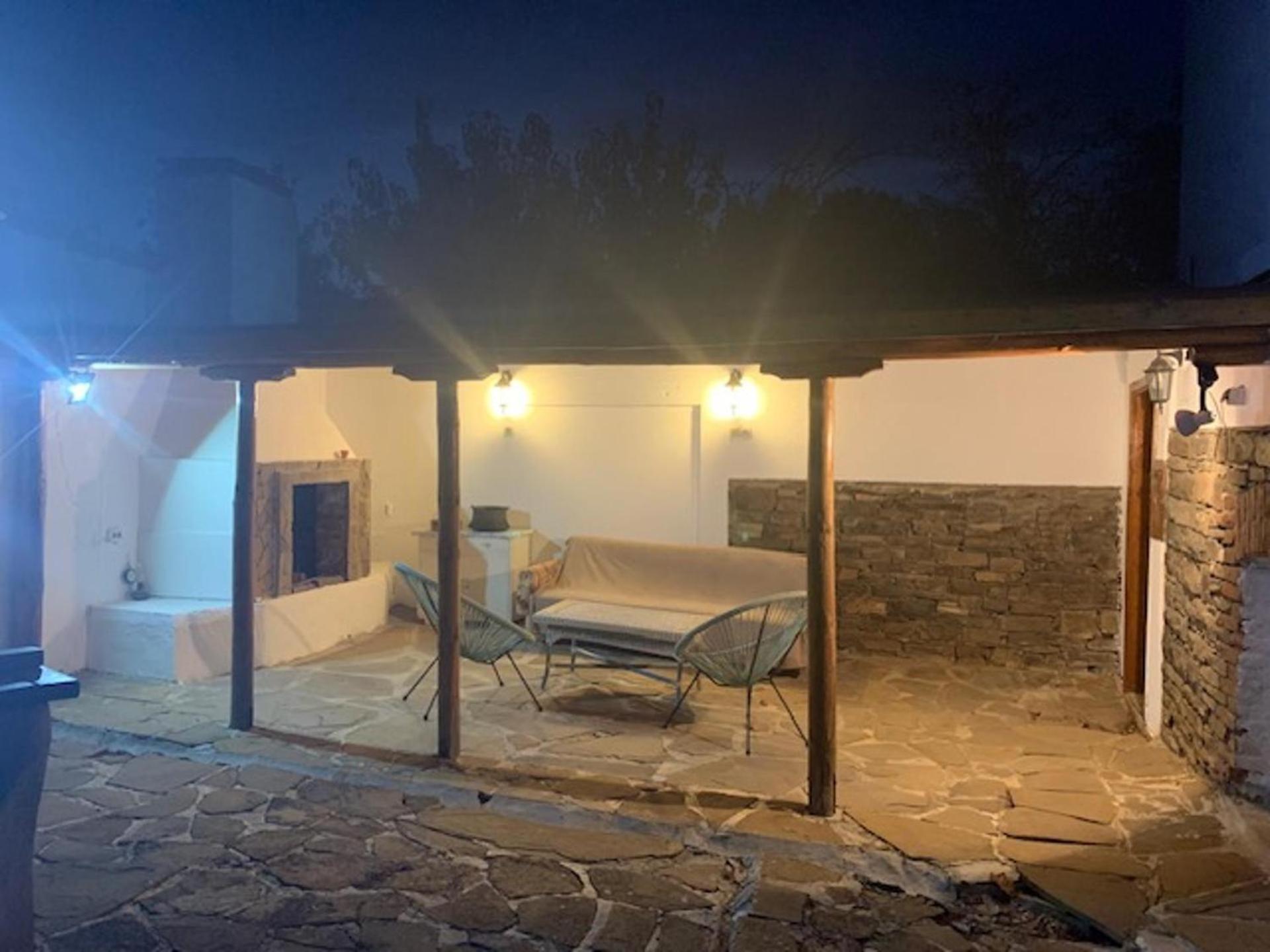House Sleeps 6-Garden-Freeparking-Bbq-Patio-Petsok Βίλα Ognen Εξωτερικό φωτογραφία